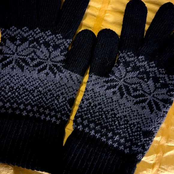 BRAND NEW WITHOUT TAGS Women’s Fairisle Print Gloves - Picture 3 of 4